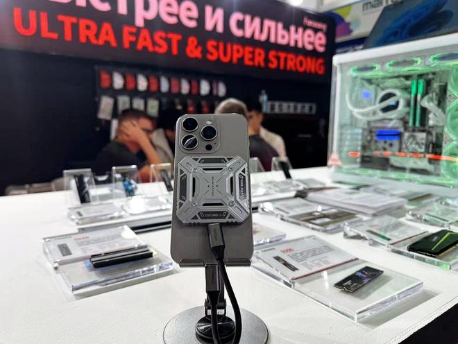 Sviaz消费电子盛会中国存储品牌科技出海战略再添里程碑！不朽情缘首页从欧亚腹地辐射全球：领德创科技亮相俄罗斯2025(图4)